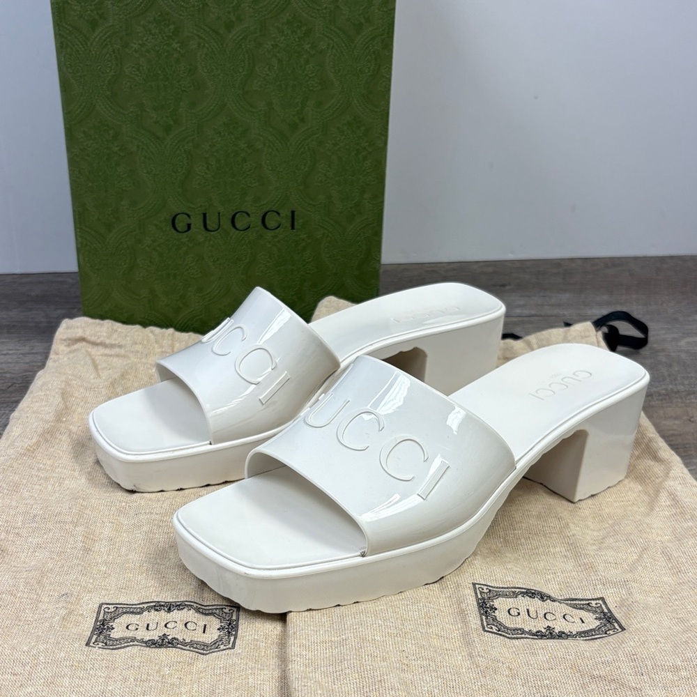 Gucci Logo Embossed Rubber Block Heel Slide Sandals 624730 | Mystic White EU 38